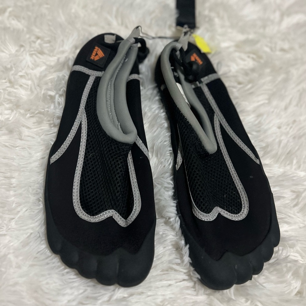 RBX Water Shoes Aqua Swim Shoes Black Gray Size 8/9 NWT